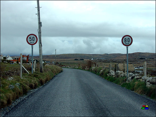 panneau insolite irlande double vitesse limite drole