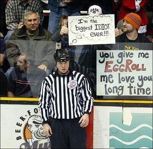 arbitre hockey bagarre insulte photo