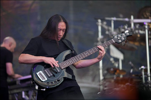 Dream Theatre John Myung photo concert Sonisphere Festival 2011 France live Dream Theatre John Myung photo concert Sonisphere Festival 2011 France live