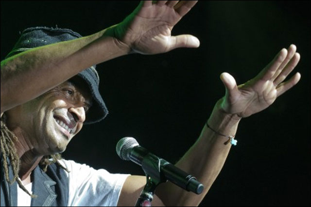 photo hd concert Yannick Noah live Foire aux Vins Colmar 10 aout 2011 FAV