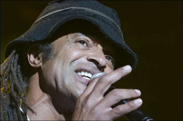 photo hd concert Yannick Noah live Foire aux Vins Colmar 10 aout 2011 FAV