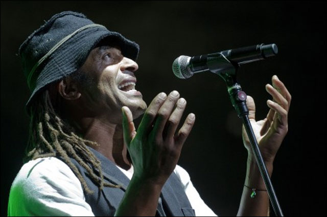 photo hd concert Yannick Noah live Foire aux Vins Colmar 10 aout 2011 FAV