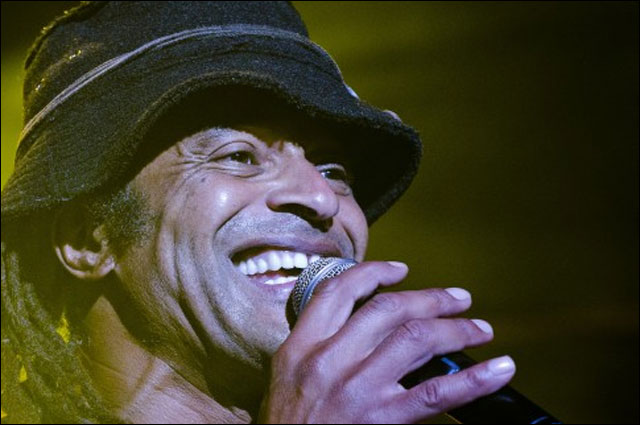 photo hd concert Yannick Noah live Foire aux Vins Colmar 10 aout 2011 FAV
