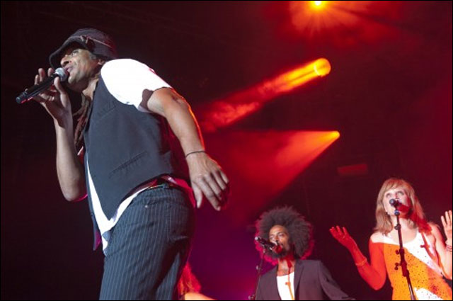 photo hd concert Yannick Noah live Foire aux Vins Colmar 10 aout 2011 FAV