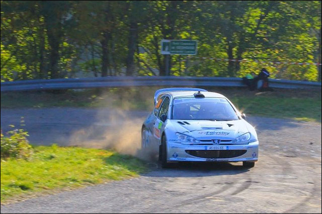 photo Rallye de France 2011 WRC route montagne Alsace Peugeot 206 S16 WRC