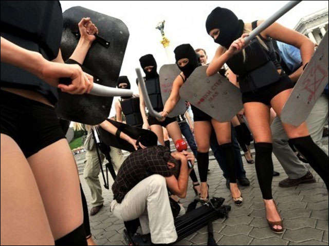 photo femme sein nu mouvement action Femen feministe manifestation fille sexy photo femme sein nu mouvement action Femen feministe manifestation fille sexy