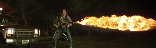 http://www.blog-note.com/wp-content/uploads/2011/12/lance-flammes-extincteur-2.jpg