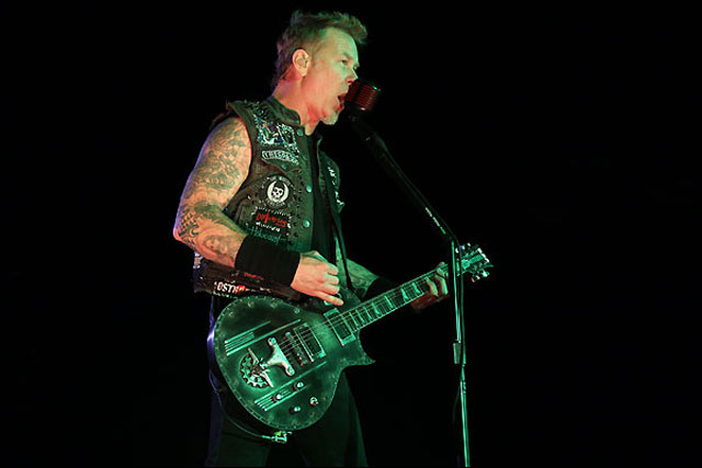 photo hd concert Metallica Paris 2012 Stade de France tournee Black album photo hd concert Metallica Paris 2012 Stade de France tournee Black album