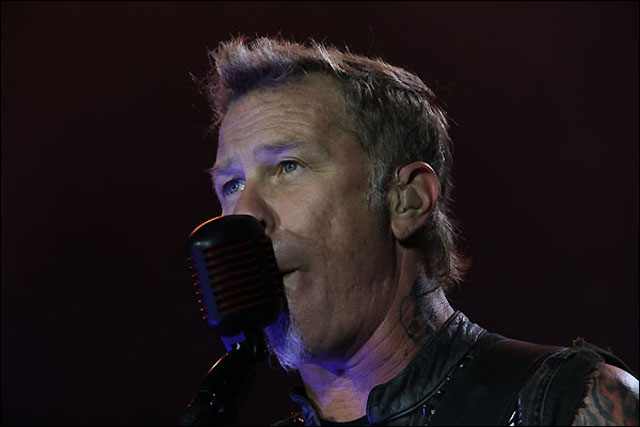 photo hd concert Metallica Paris 2012 Stade de France tournee Black album photo hd concert Metallica Paris 2012 Stade de France tournee Black album