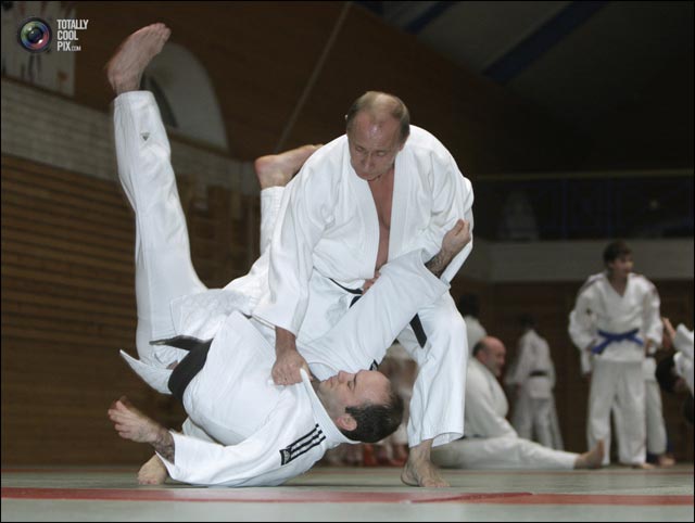 photo president russe Vladimir Poutine champion de judo pas contre David Douillet