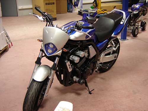 Yamaha Fazer 600 street