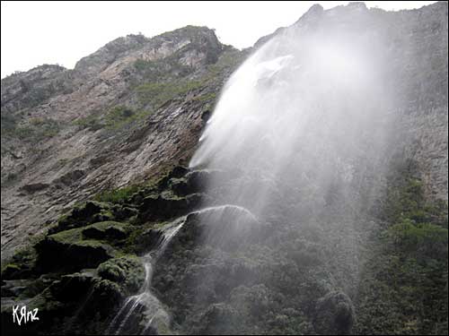 rideau d'eau cascade falaise haute