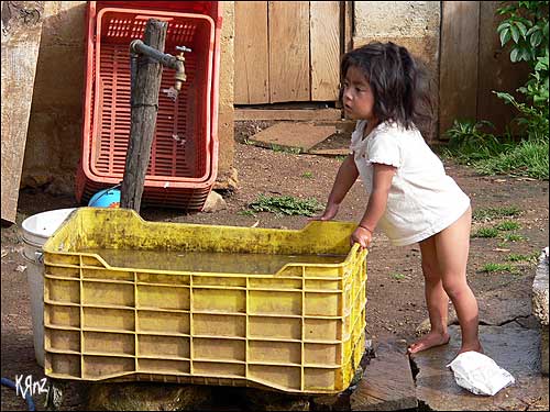 petite fille indienne mexicaine