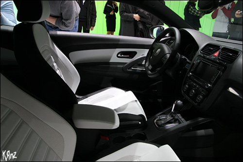 photo Volkswagen Scirocco interieur cuir biton bi ton salon auto geneve 2008