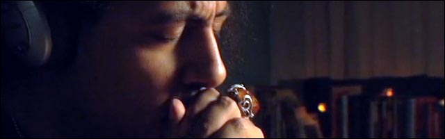 Reggie Watts beatbox loopstation video stand up chanson