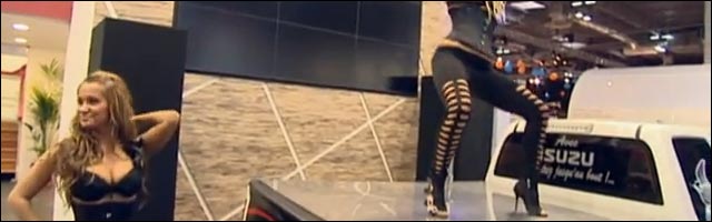 video hd pole dance salon auto mondial automobile Paris stand Isuzu voiture video hd pole dance salon auto mondial automobile Paris stand Isuzu voiture