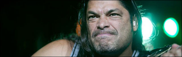 photo Metallica Robert Trujillo live concert Sonisphere Festival 2011 France photo Metallica Robert Trujillo live concert Sonisphere Festival 2011 France