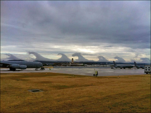 photo phenomene nuage forme vague instabilite Kelvin Helmholtz wikipedia
