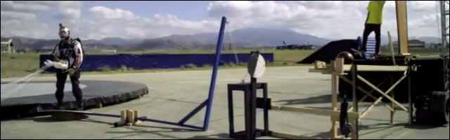 publicite video Red Bull sport extreme athlete machine Rude Goldberg publicite video Red Bull sport extreme athlete machine Rude Goldberg