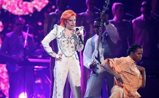 hommage de Lady Gaga à David Bowie hommage de Lady Gaga à David Bowie