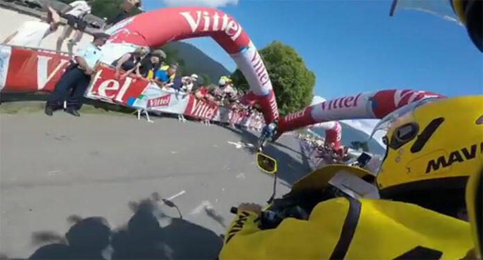 tour de france accident gonflable tour de france accident gonflable