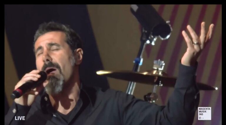 Serj Tankian rejoint les Prophets of Rage sur scène