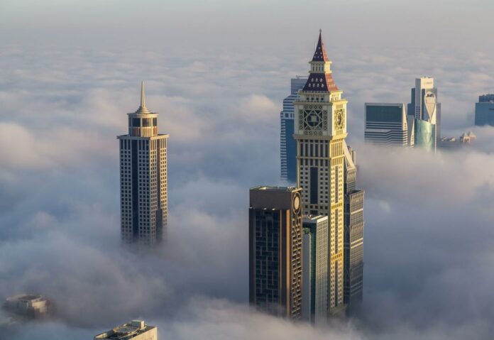 photo gratte ciel dubai nuage brouillard photo gratte ciel dubai nuage brouillard