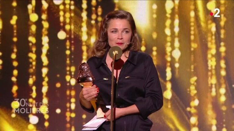 Blanche Gardin se remet le Molière de l’humour Blanche Gardin se remet le Molière de l’humour