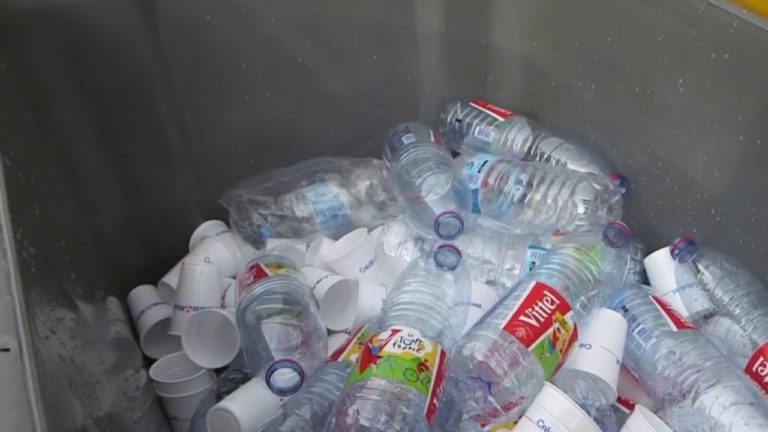 Le scandale de l’eau en bouteille de plastique