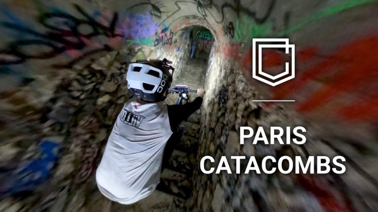 Visite des catacombes de Paris en VTT