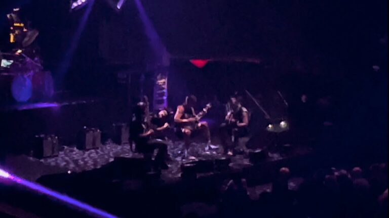 Première fois que Tool joue « Culling voices » en concert