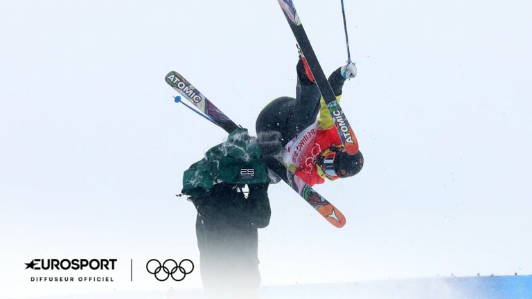 Un skieur de half pipe percute un caméraman (JO 2022)
